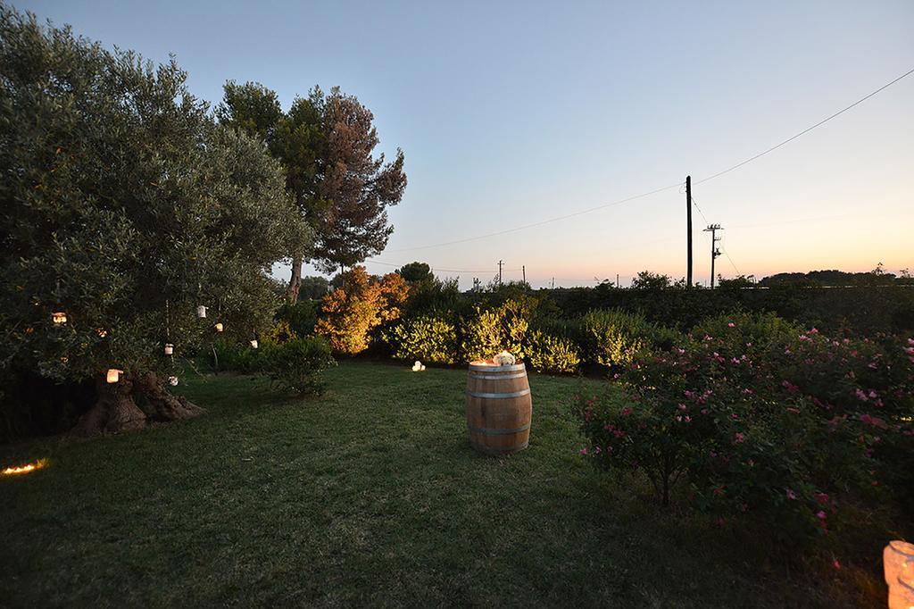 Mazzara Farm Bed & Breakfast Manduria Bagian luar foto