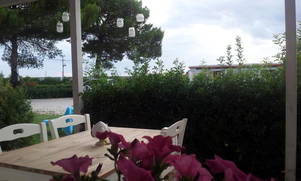 Mazzara Farm Bed & Breakfast Manduria Bagian luar foto