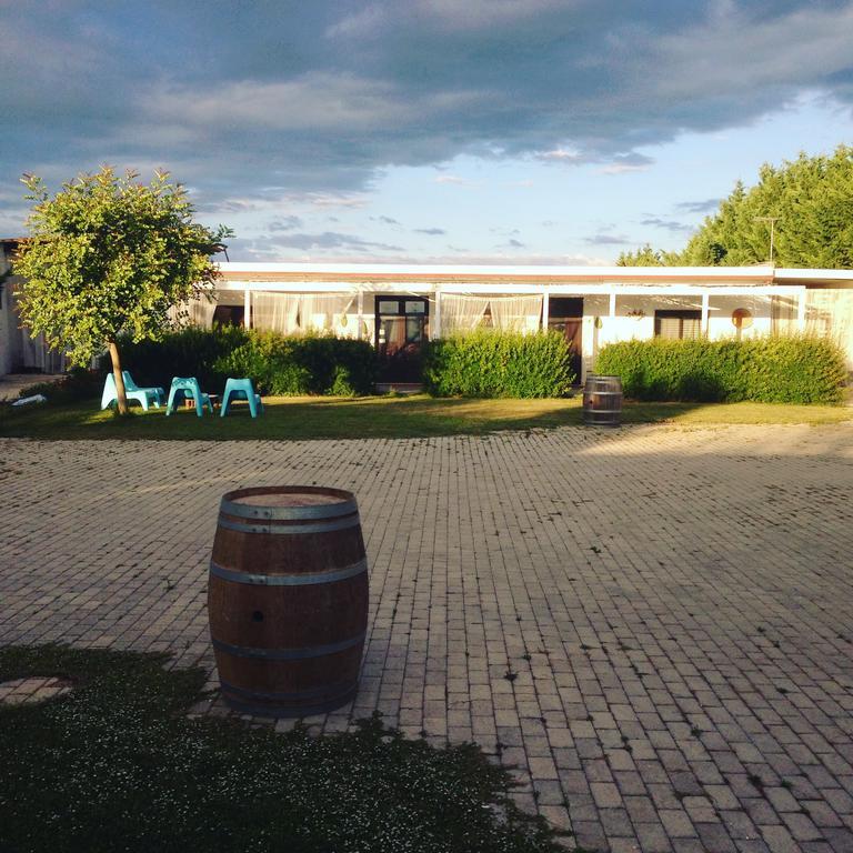 Mazzara Farm Bed & Breakfast Manduria Bagian luar foto