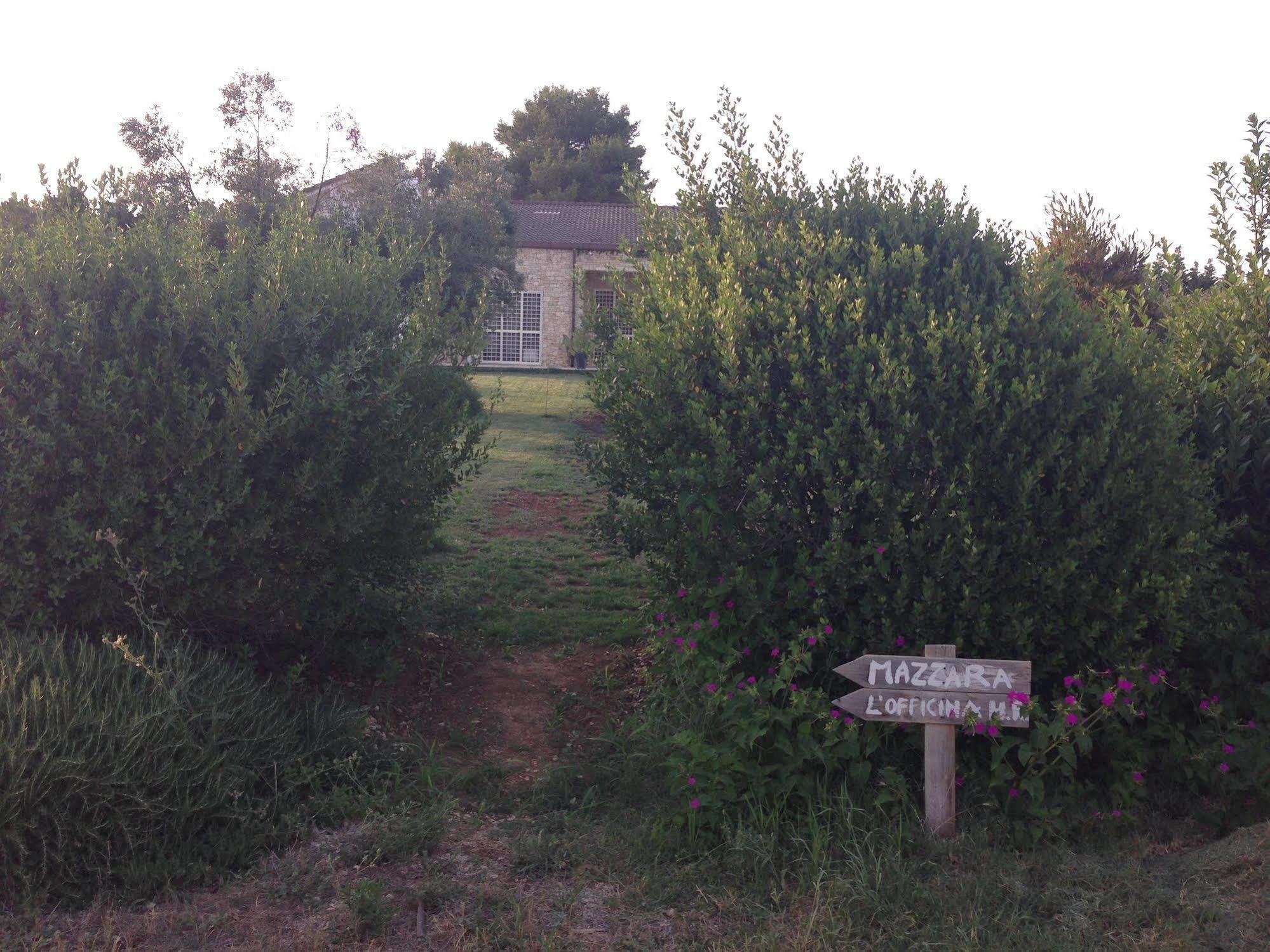 Mazzara Farm Bed & Breakfast Manduria Bagian luar foto