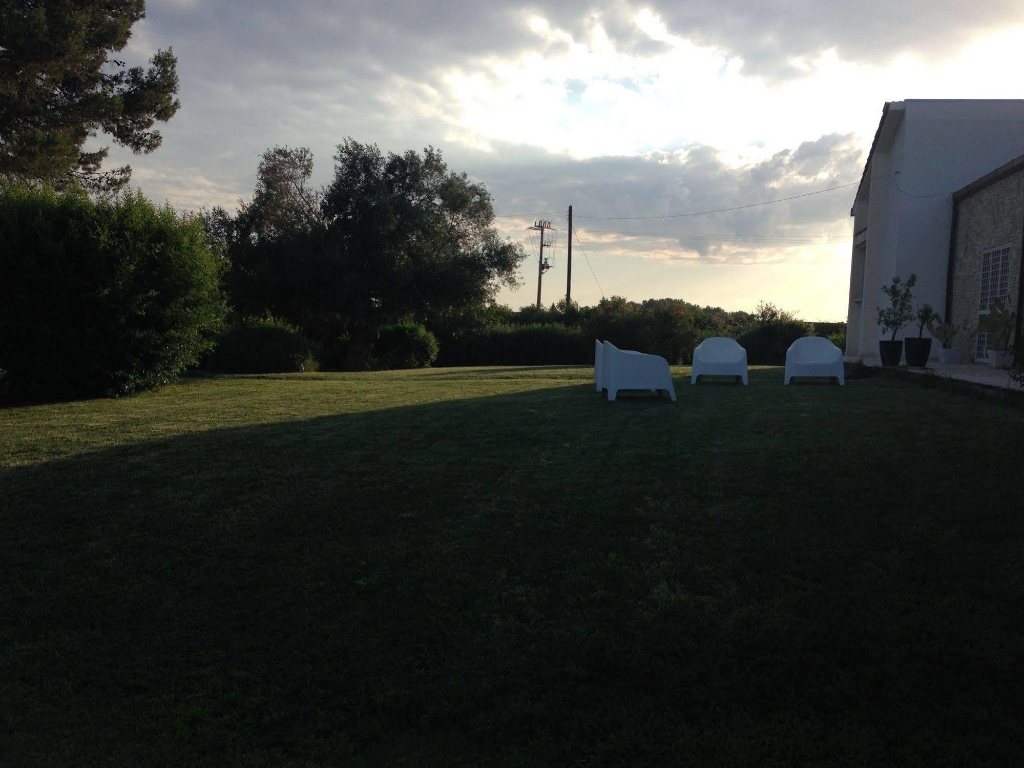 Mazzara Farm Bed & Breakfast Manduria Bagian luar foto